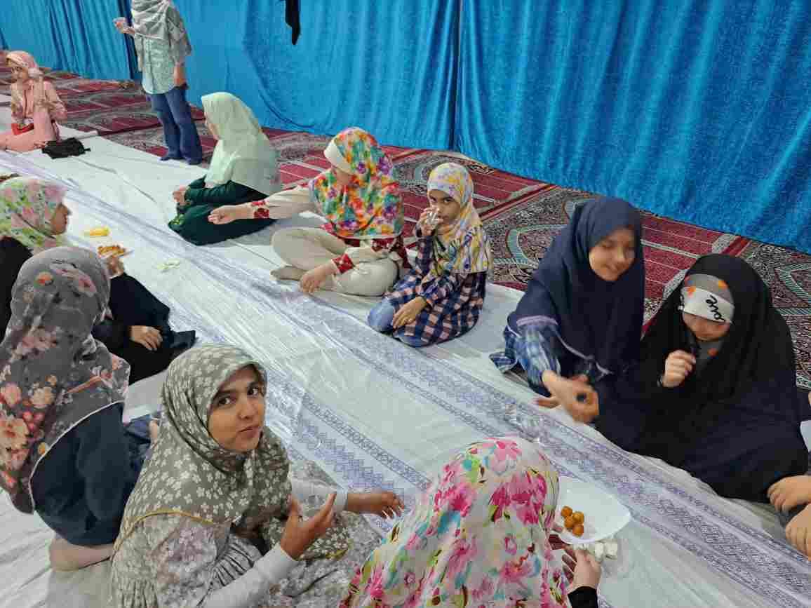 مراسم افطاری دانش آموزان و محفل انس قرآنی